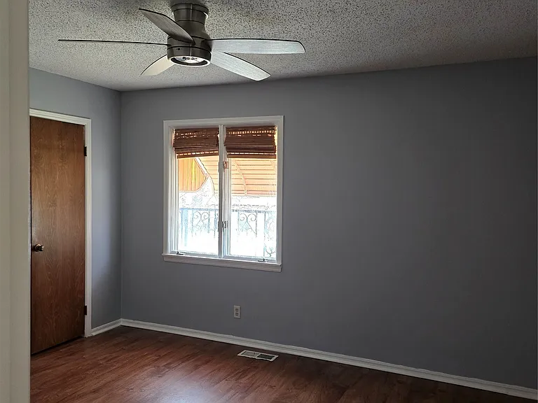 7805 S College Ave — Photo 8