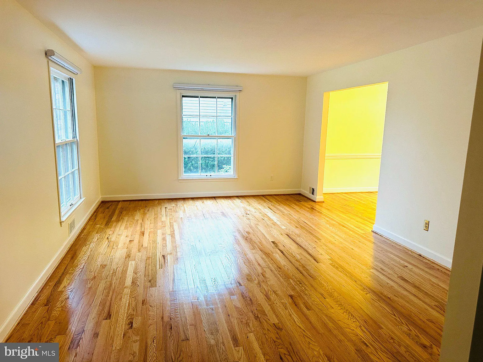 4 bed, 2.5 bath, 2588 sqft, $4,200 — Photo 3