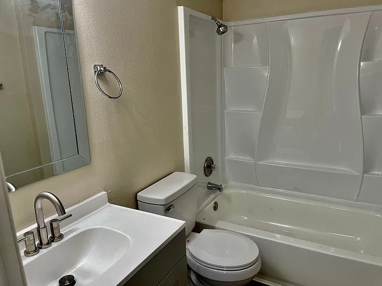 3304 N Lincoln St — Photo 11