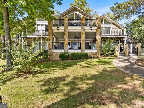 1370 Heathers Cove Cir, Hiawassee, GA 30546