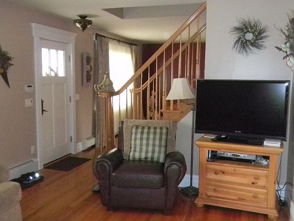 4th image of 267 Fairfield Ave