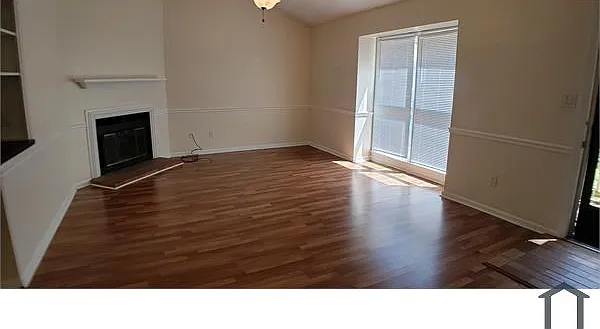 2 bed, 1000 sqft, $1,300 — Photo 4