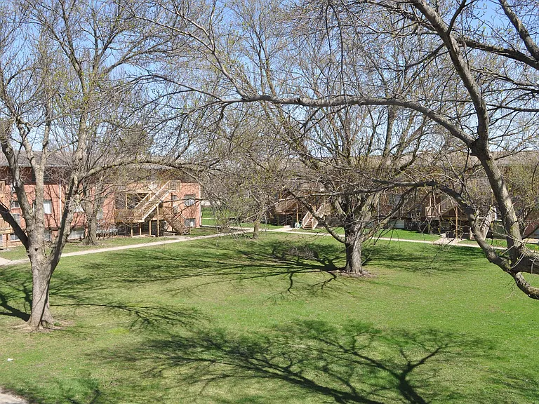 2103 Clarkview Dr — Photo 1