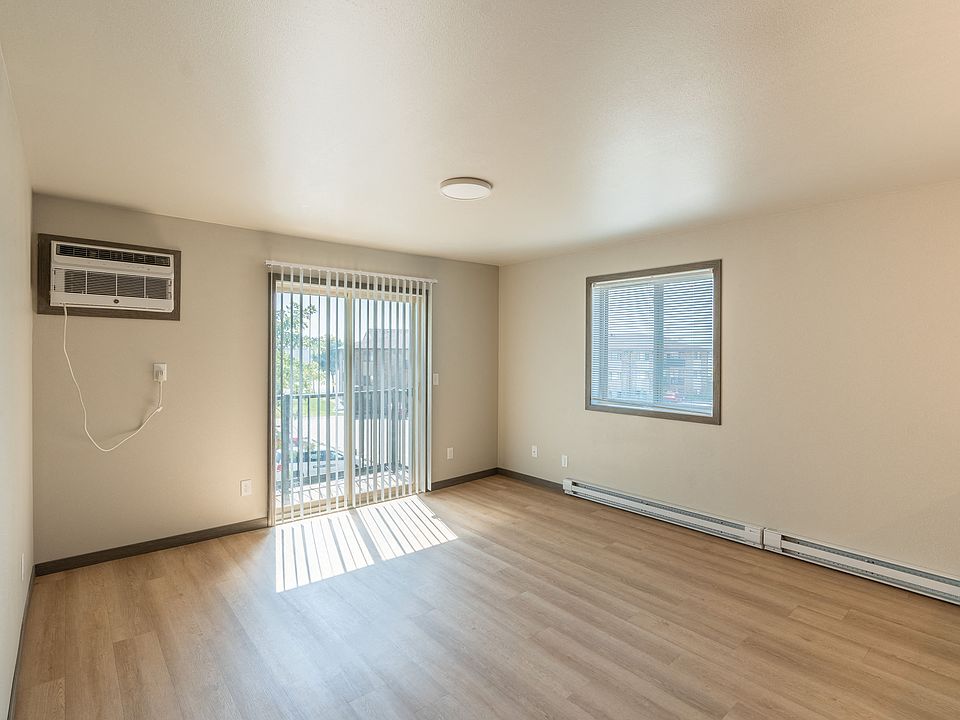 Fargo, ND Granger Court Apartments | Living