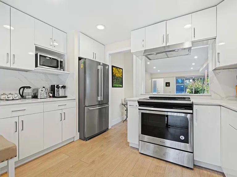 1472 Fulton Ave — Photo 4