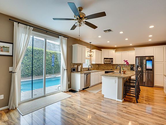 5th image of 7524 Colbert Dr
