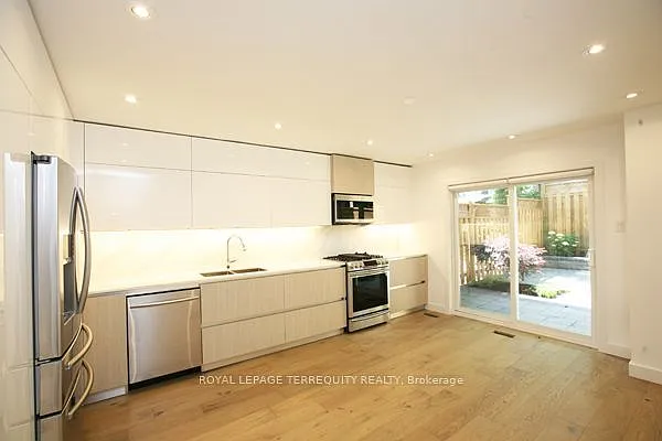 48 McGill St — Photo 1
