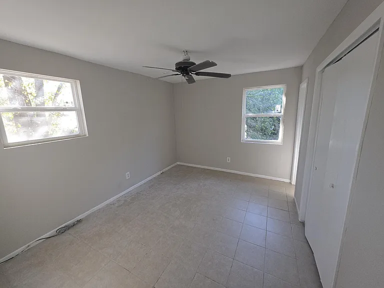 4305 Parkwood Dr — Photo 9