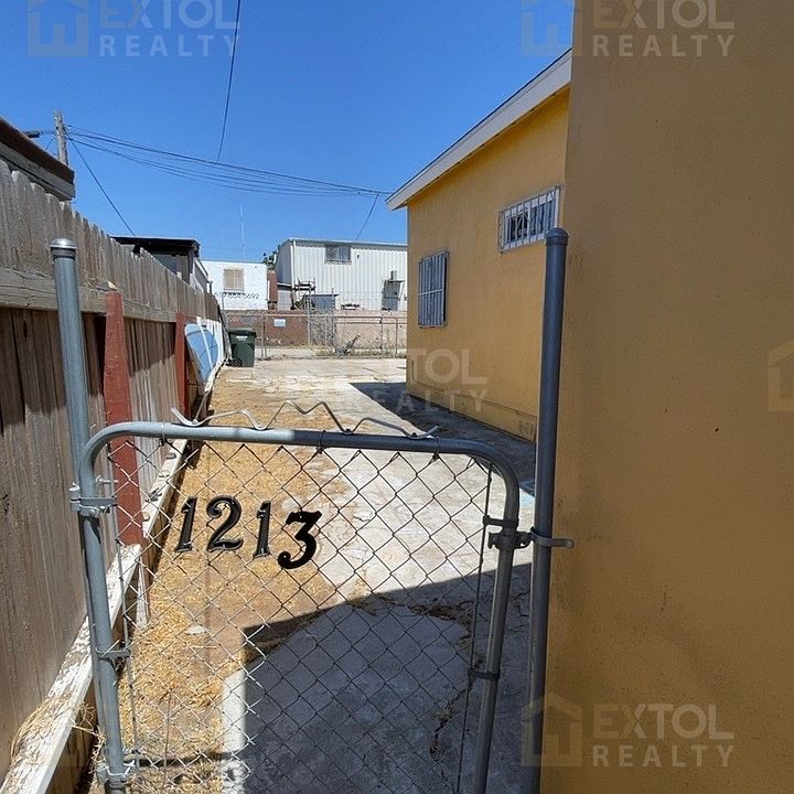 1st image of 1213 Hoover Ave