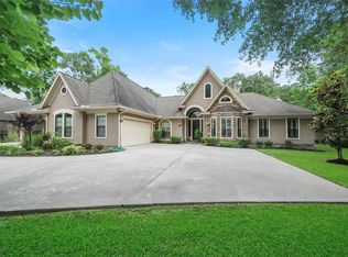 811 Commons Lake Edge Dr, Huffman, TX 77336