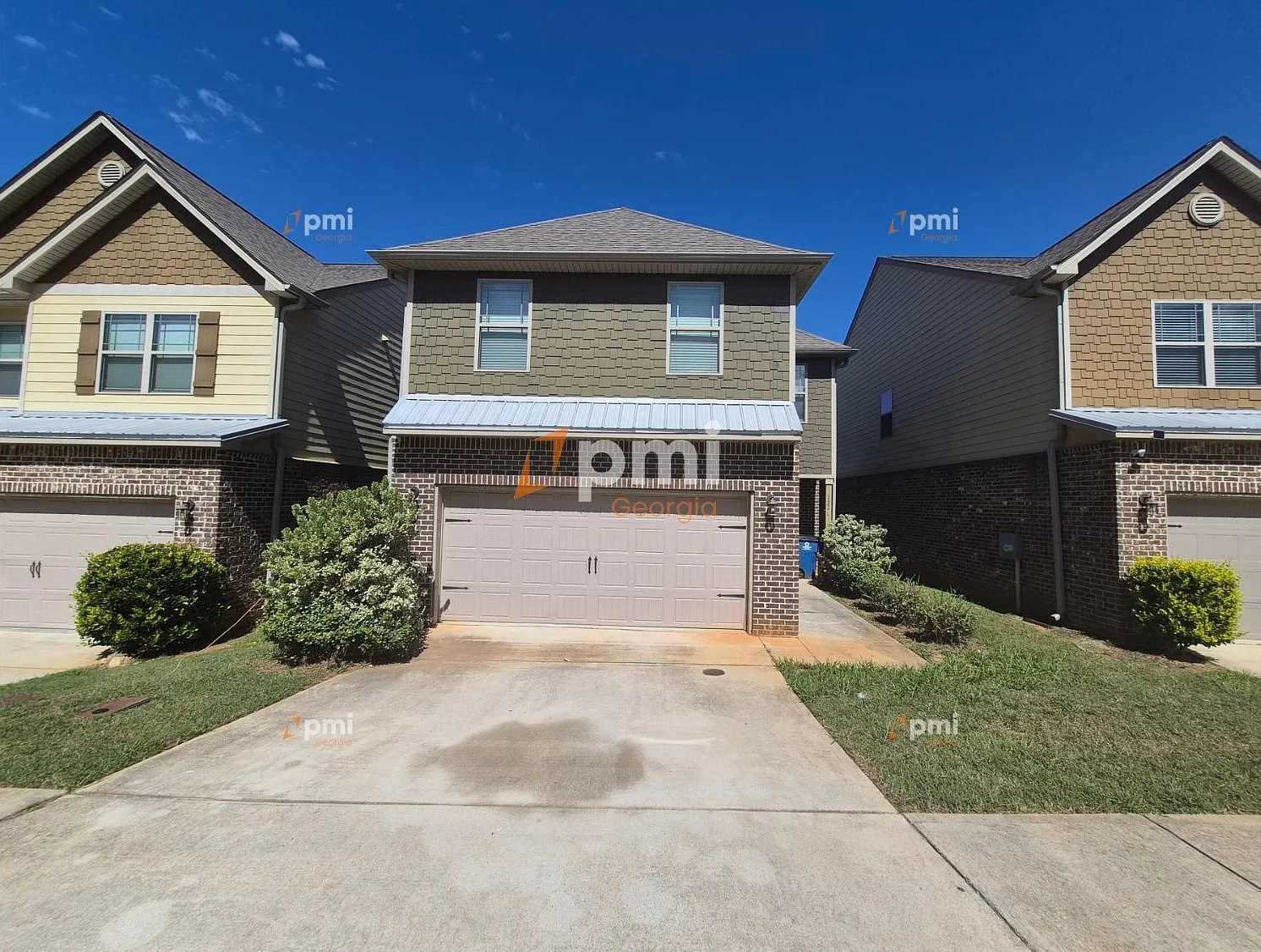 4 bed, 2.5 bath, 1887 sqft, $1,950 — Photo 1