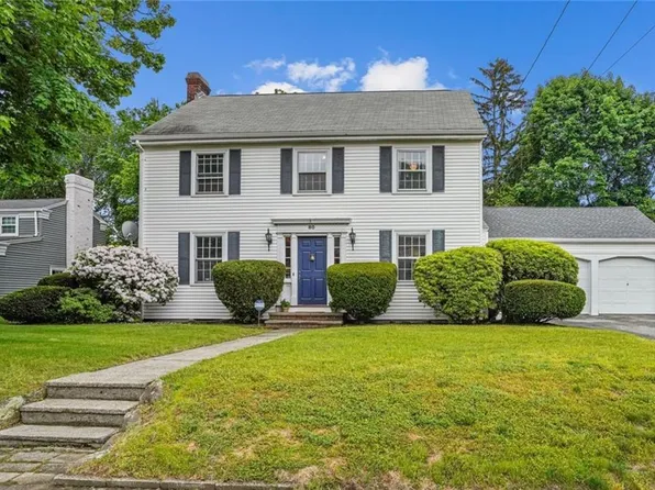 80 Don Ave E, Rumford, RI 02916