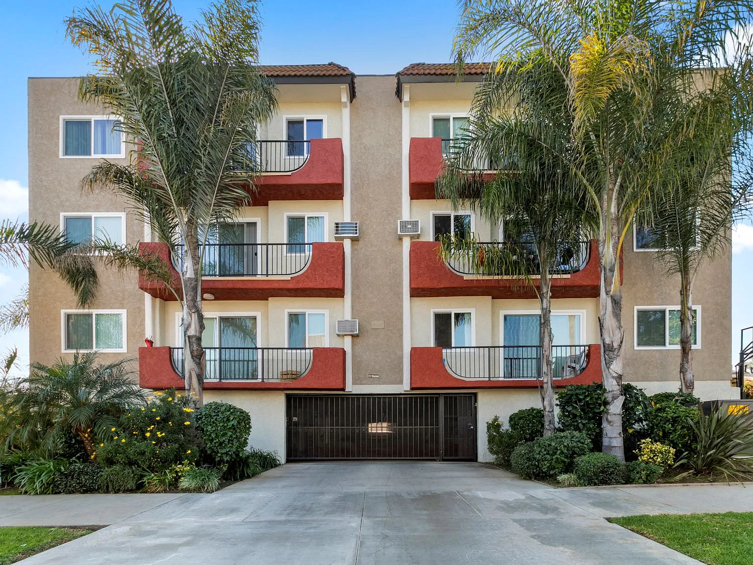 Vista Apartments — Photo 3