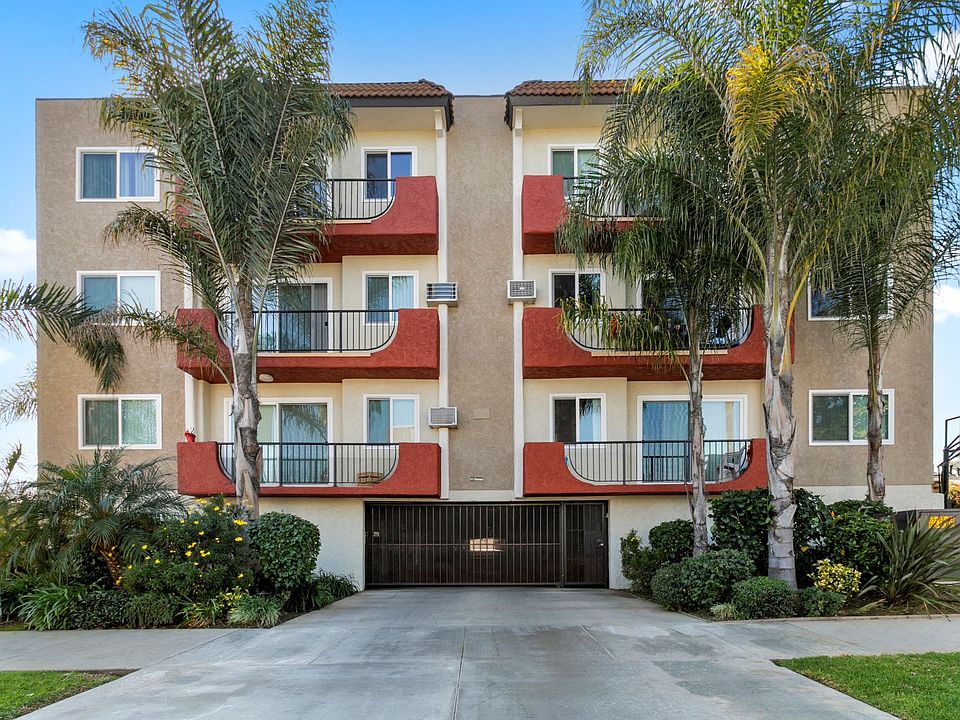 Vista Apartments Exterior
