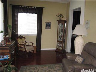 3rd image of 490 Dudenhofer Ct