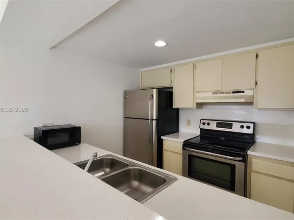 8160 Geneva Ct, Doral, FL