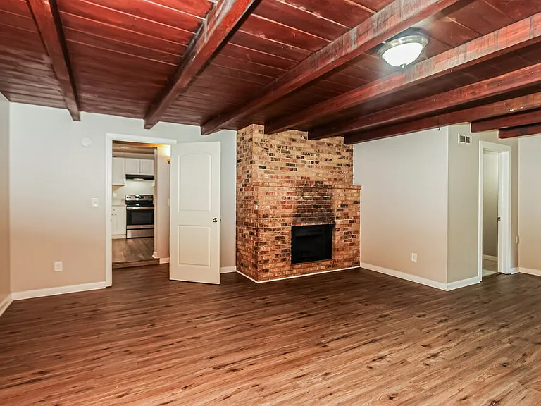 1887 Sunset Pl — Photo 10