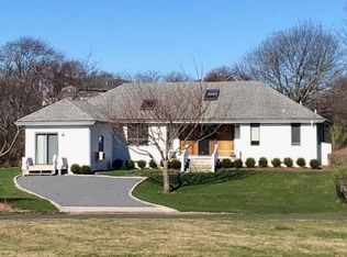 17 S Fuller St, Montauk, NY 11954