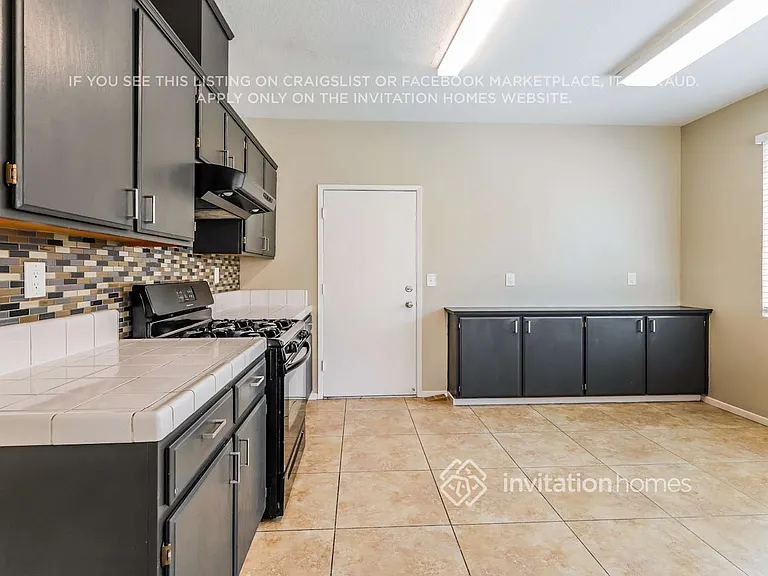 4421 Fall Ln — Photo 8