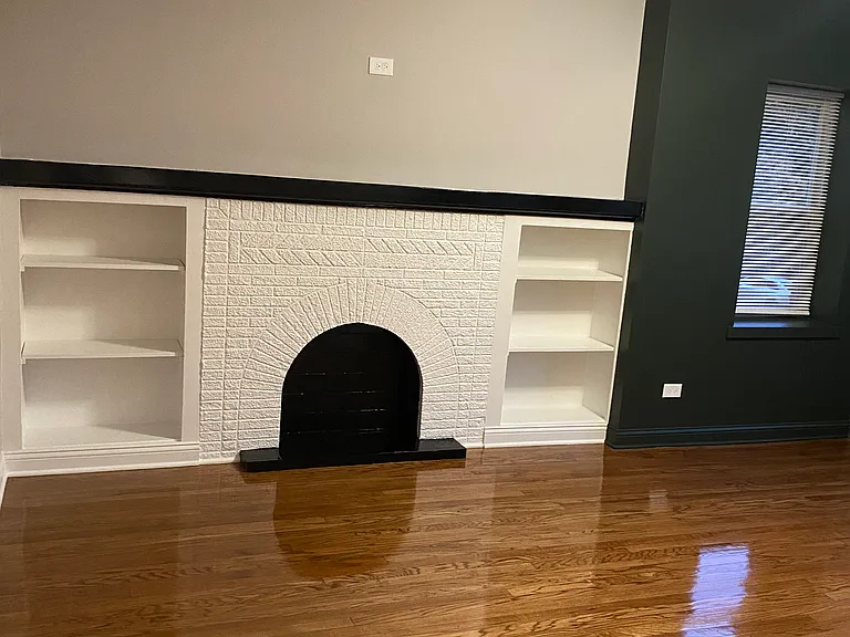 8210 S Langley Ave #3 — Photo 2