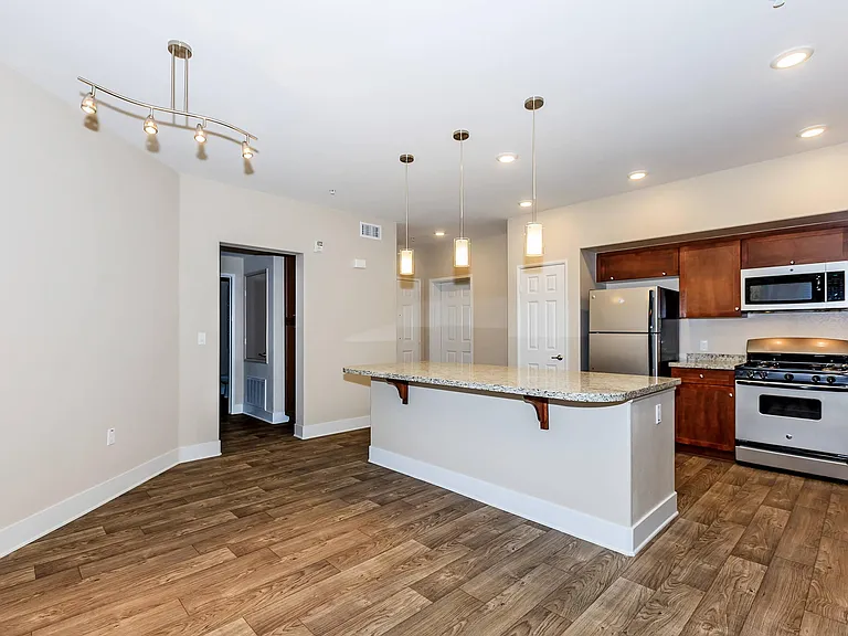 Sendero Gateway Apartment Homes — Photo 76