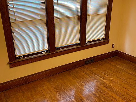3rd image of 173 Villa Ave #1