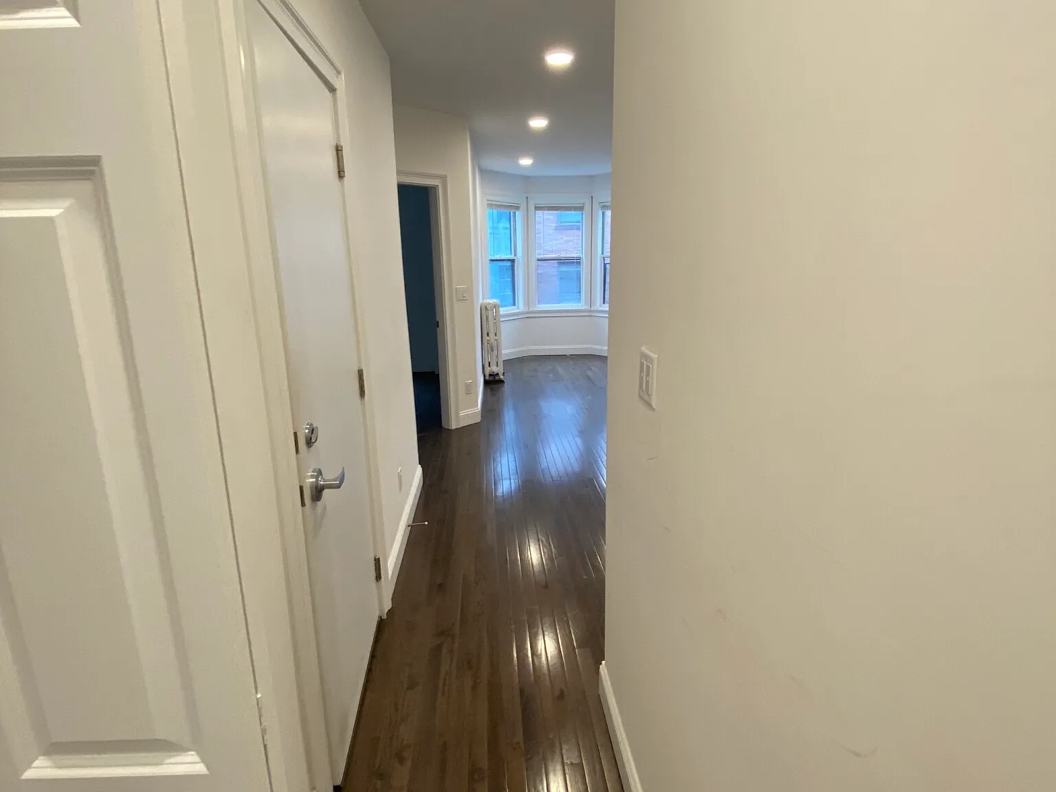 2 bed, 650 sqft, $3,900 — Photo 3