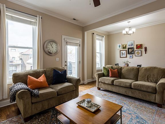 4th image of 1032 N Marshfield Ave APT 3R