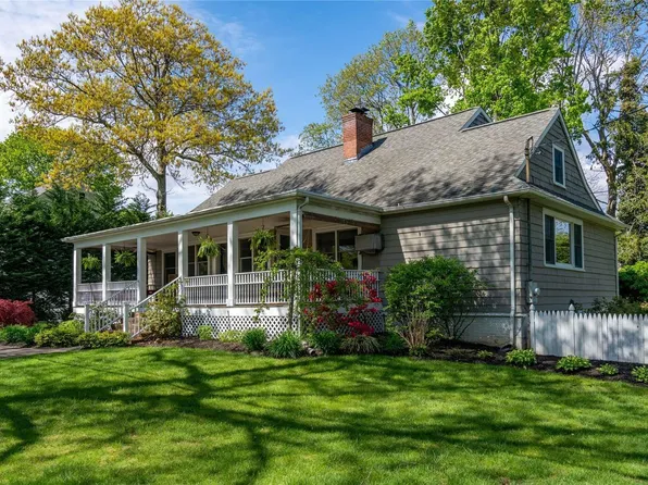 432 Lombardy Boulevard, Brightwaters, NY 11718