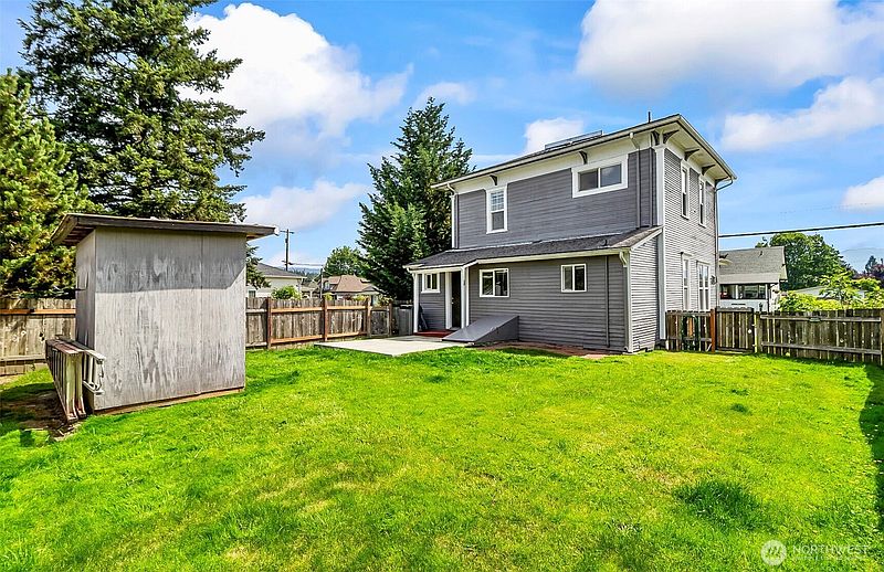 3rd image of 307 3rd Street