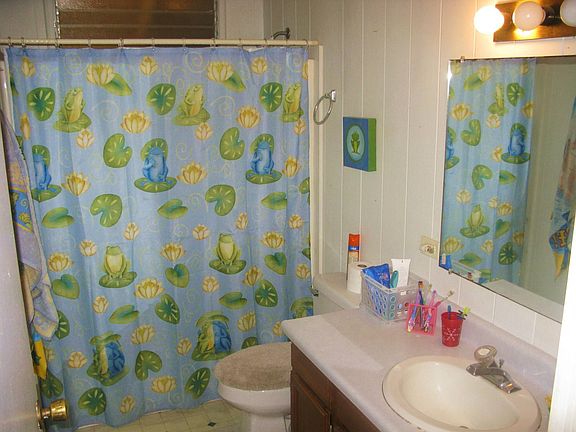 Front bathroom 