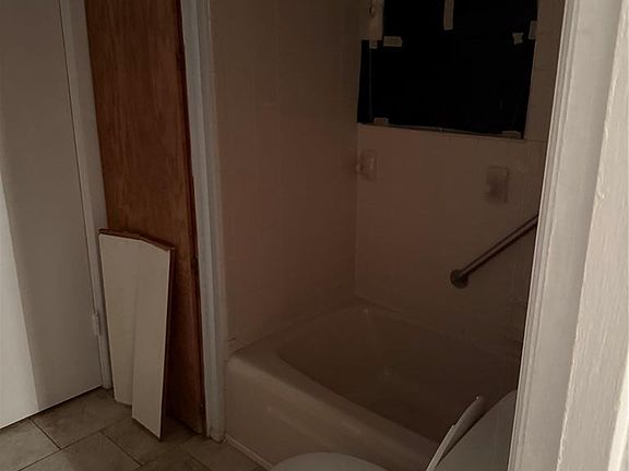 5th image of 1537 NW 45th St