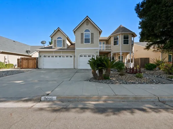 2693 E Lester Ave, Fresno, CA 93720