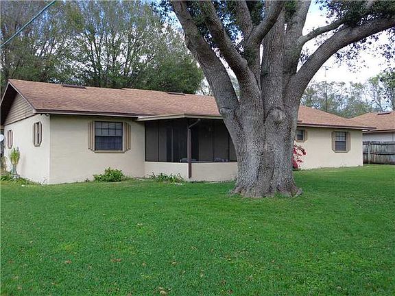 2nd image of 2426 York Pl