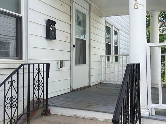 3rd image of 106 Russell St #1