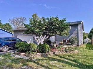 4708 Timberlane Rd, Crystal Lake, IL 60014