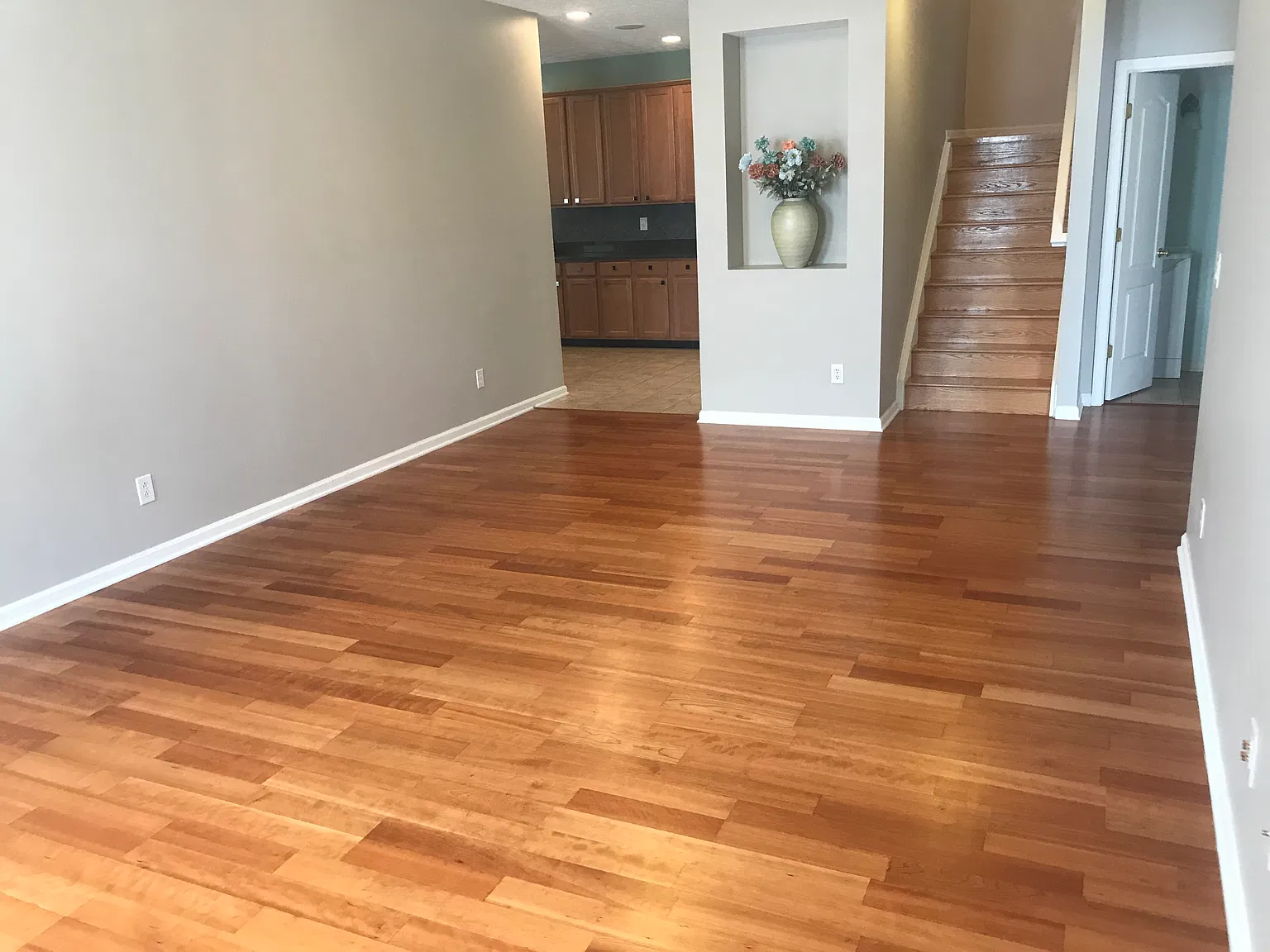 3 bed, 2.5 bath, 1940 sqft, $1,995 — Photo 2