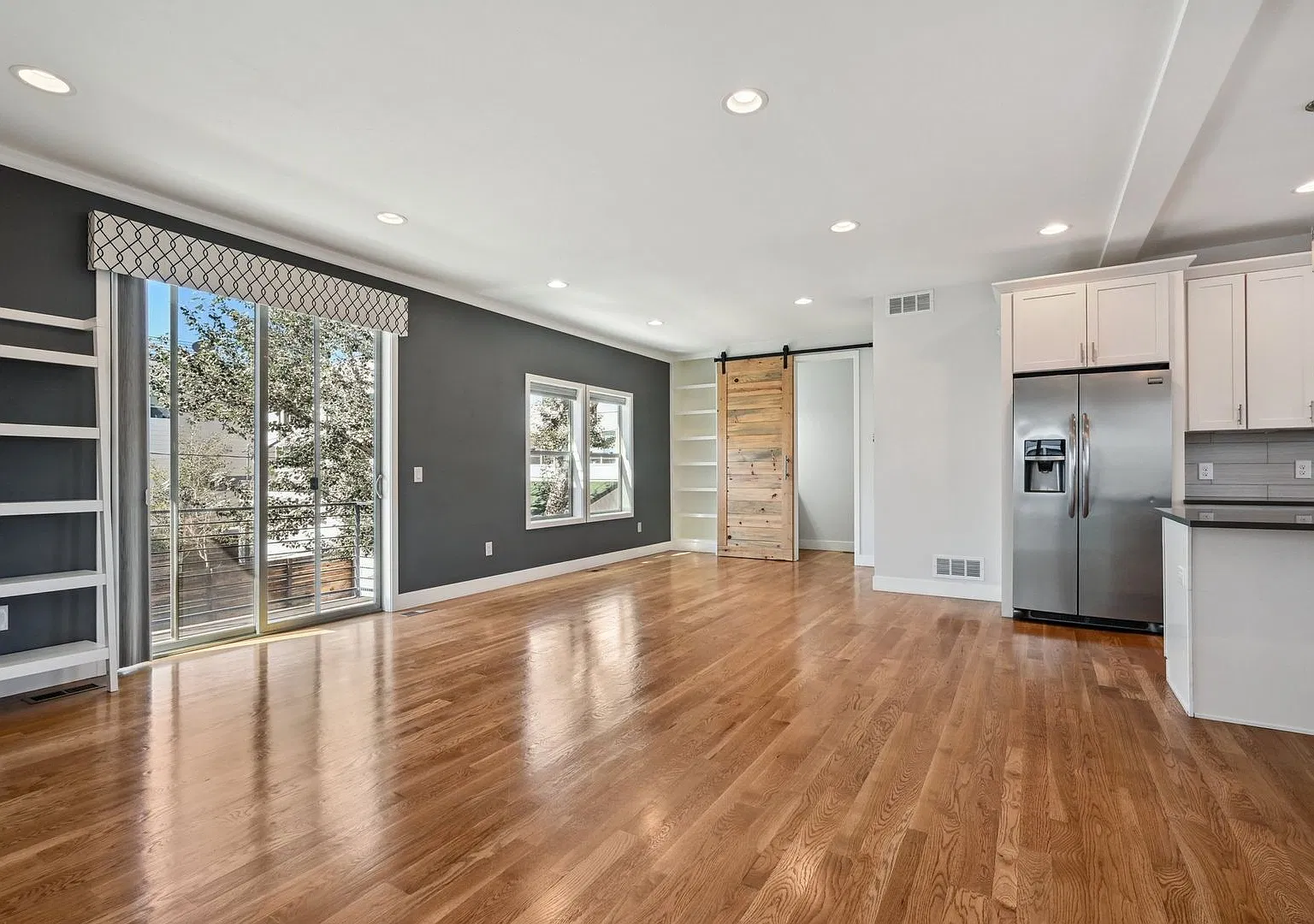 3 Bedroom Townhome in Denver — Photo 4