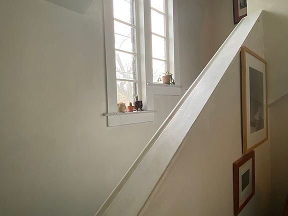 2nd image of 731 Bowery St APT 03