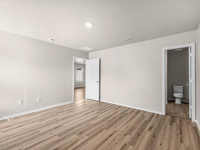 1412 Silver Oak Ln — Photo 15