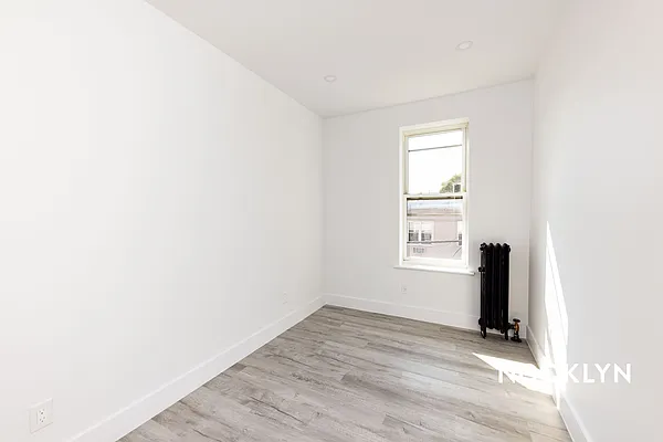 Rented by Nooklyn NYC LLC | media 22