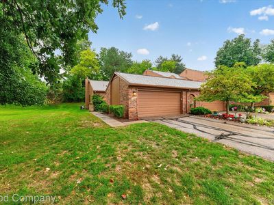 1902 Jenny Ln, Rochester, MI, 48309