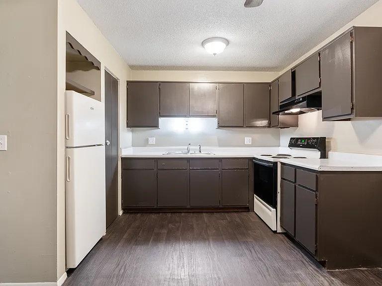 Abbey Run Apartments — Photo 14