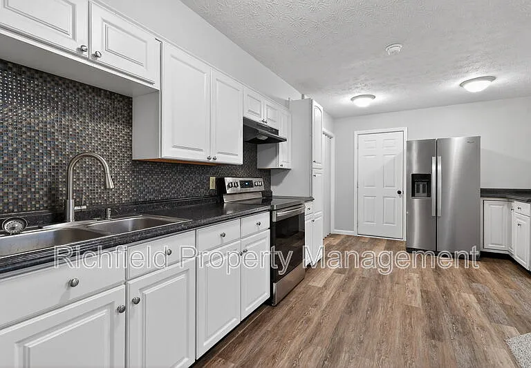 1260 Lincoln Dr — Photo 6