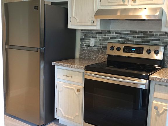 5th image of 109 Paradise Harbour Blvd APT 304