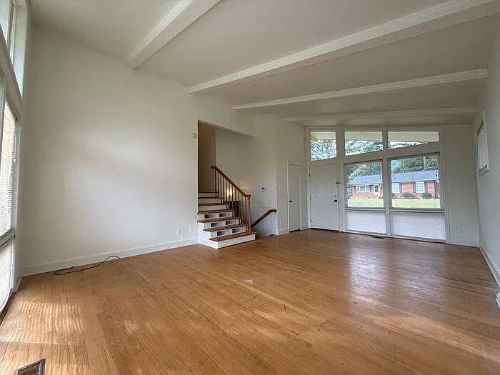 3 bed, 1.5 bath, 1718 sqft, $1,800 — Photo 4