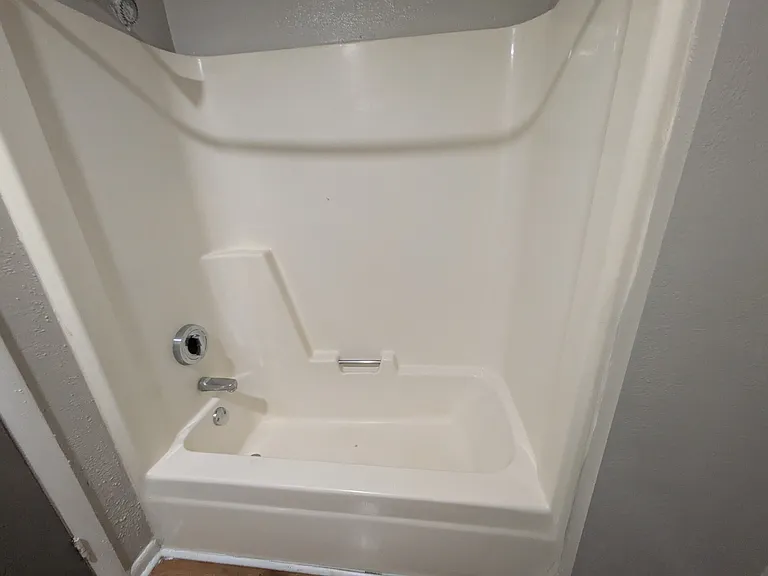 Torrance Apartment — Photo 21