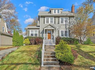 12 Overhill Rd, Verona, NJ 07044