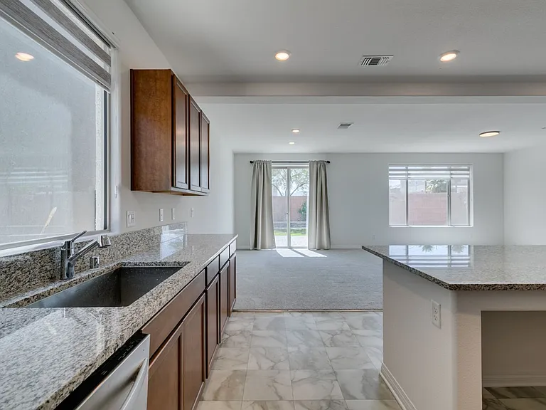 10303 Dallington St — Photo 30