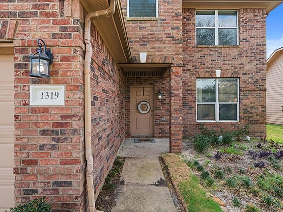 3rd image of 1319 Collier Point Ln